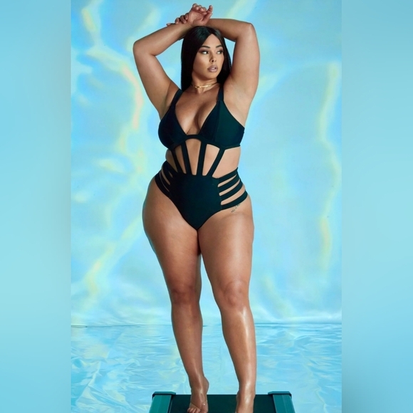 Tabria Mayors- Women's Elegant Black Cut-Out One-Piece Swimsuit Plus Size 2XL - Picture 1 of 10